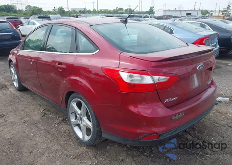 2013 Ford Focus Titanium z USA, uszkodzony, nr VIN 1FADP3J28DL371500